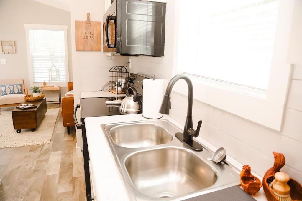 Вилла The Little Getaway-Sleeps 4, Firepit, Pet Friendly Pottsboro Экстерьер фото